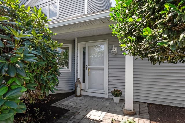 42 Fairway Dr Golfview, Plymouth, MA 02360