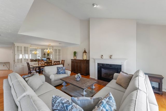 42 Fairway Dr Golfview, Plymouth, MA 02360