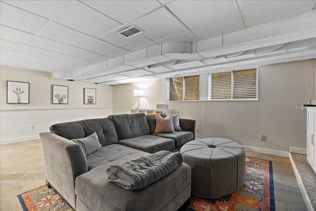645 S Belmont Avenue, Arlington Heights, IL 60005