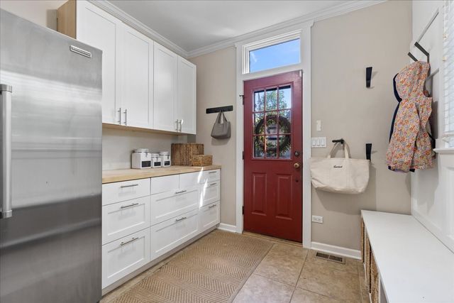 645 S Belmont Avenue, Arlington Heights, IL 60005