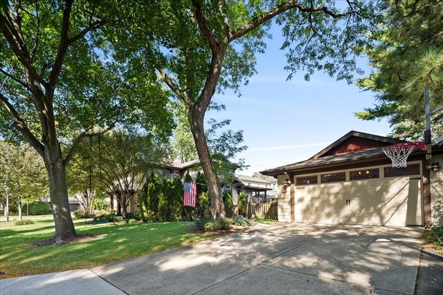 645 S Belmont Avenue, Arlington Heights, IL 60005