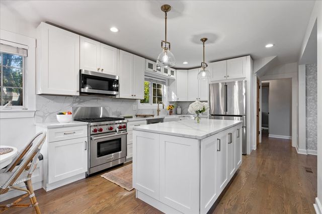 645 S Belmont Avenue, Arlington Heights, IL 60005