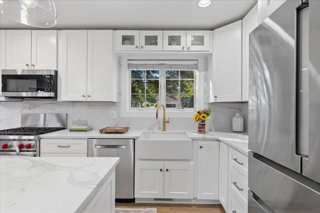 645 S Belmont Avenue, Arlington Heights, IL 60005