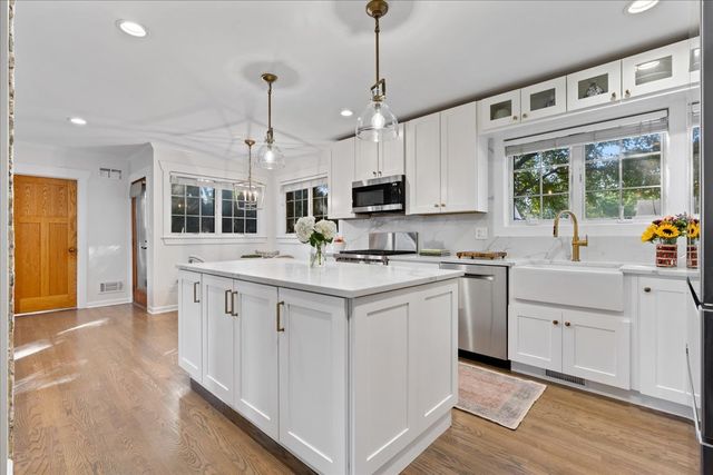 645 S Belmont Avenue, Arlington Heights, IL 60005