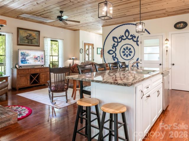 565 Bailey Street, Mars Hill, NC 28754