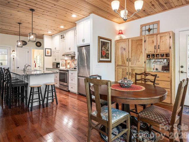 565 Bailey Street, Mars Hill, NC 28754