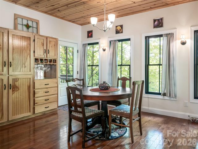 565 Bailey Street, Mars Hill, NC 28754