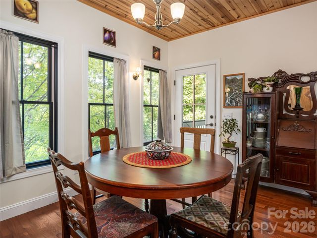 565 Bailey Street, Mars Hill, NC 28754