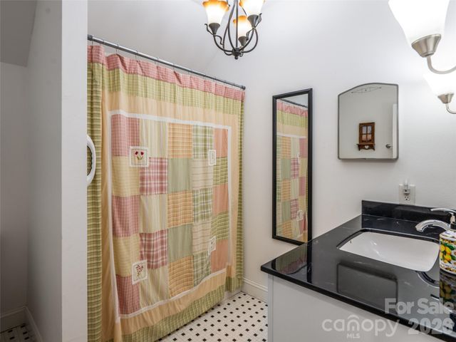 565 Bailey Street, Mars Hill, NC 28754