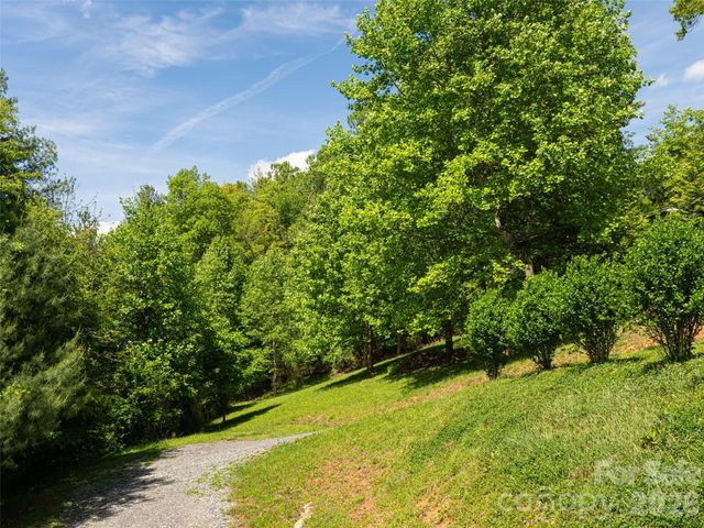 565 Bailey Street, Mars Hill, NC 28754