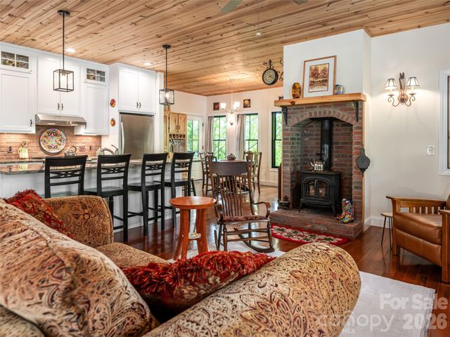 565 Bailey Street, Mars Hill, NC 28754