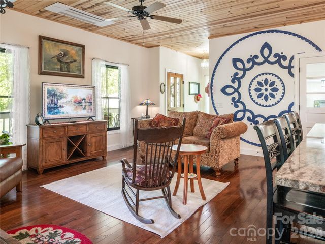 565 Bailey Street, Mars Hill, NC 28754