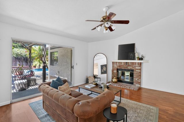 6512 Paseo Del Sol Way, Elk Grove, CA 95758