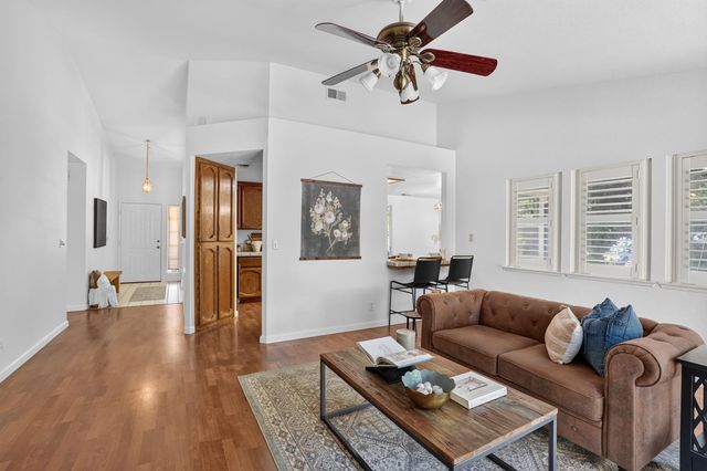 6512 Paseo Del Sol Way, Elk Grove, CA 95758