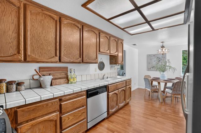 6512 Paseo Del Sol Way, Elk Grove, CA 95758