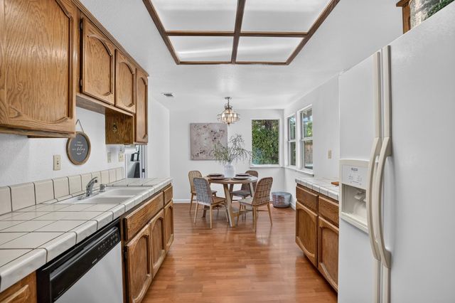 6512 Paseo Del Sol Way, Elk Grove, CA 95758