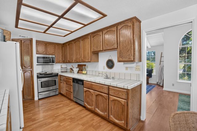 6512 Paseo Del Sol Way, Elk Grove, CA 95758