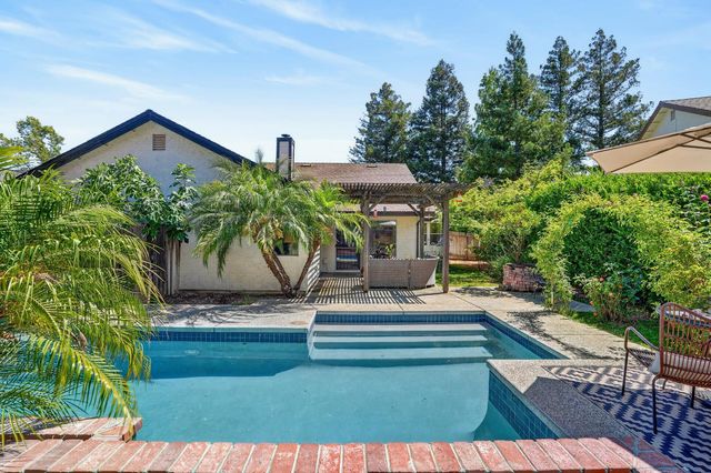 6512 Paseo Del Sol Way, Elk Grove, CA 95758