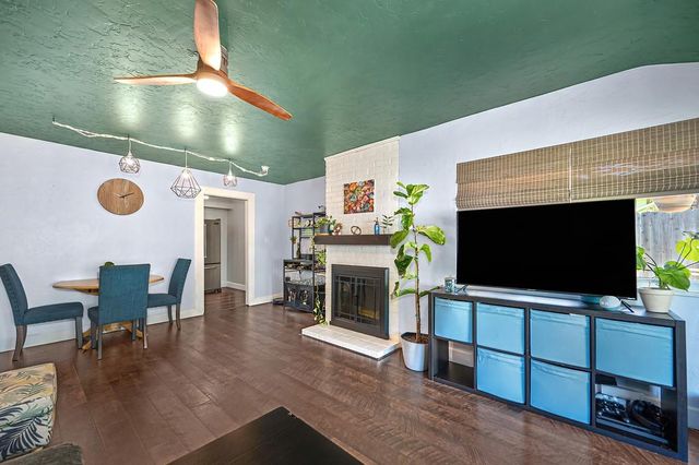 1313 Gladstone Dr, Sacramento, CA 95864