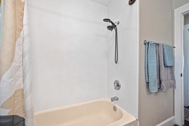 1313 Gladstone Dr, Sacramento, CA 95864