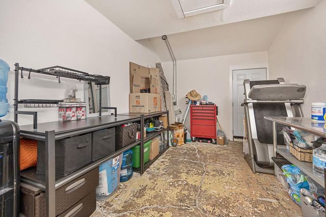 1313 Gladstone Dr, Sacramento, CA 95864
