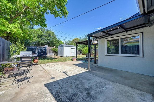 1313 Gladstone Dr, Sacramento, CA 95864