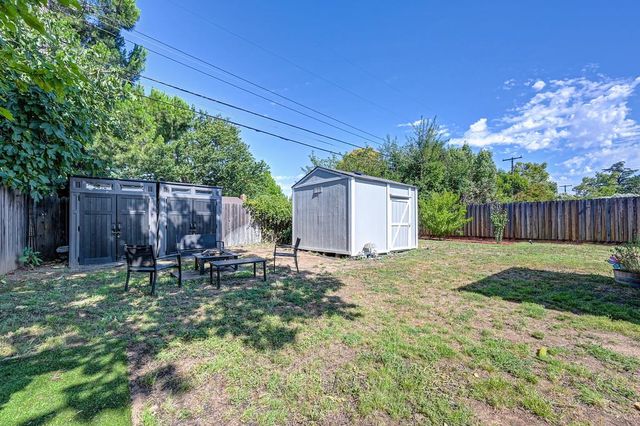 1313 Gladstone Dr, Sacramento, CA 95864