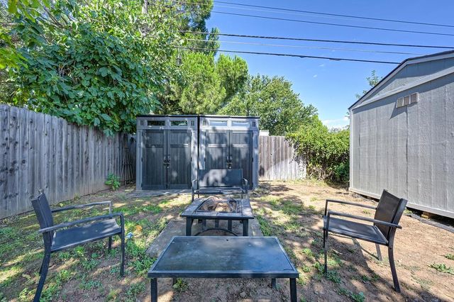 1313 Gladstone Dr, Sacramento, CA 95864