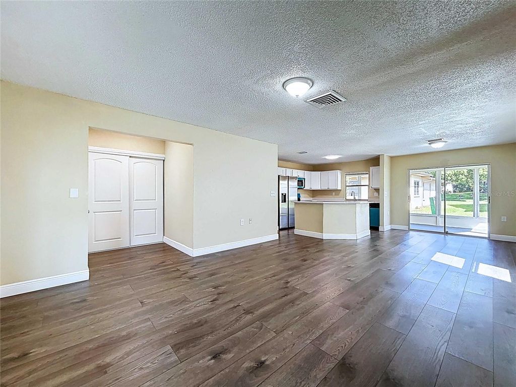 Image 3 of property listing at 8101 CASUARINA DRIVE, Port Richey, FL 34668