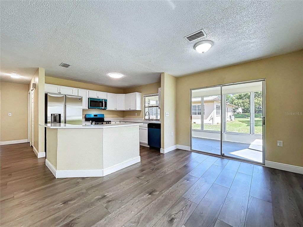 Image 6 of property listing at 8101 CASUARINA DRIVE, Port Richey, FL 34668