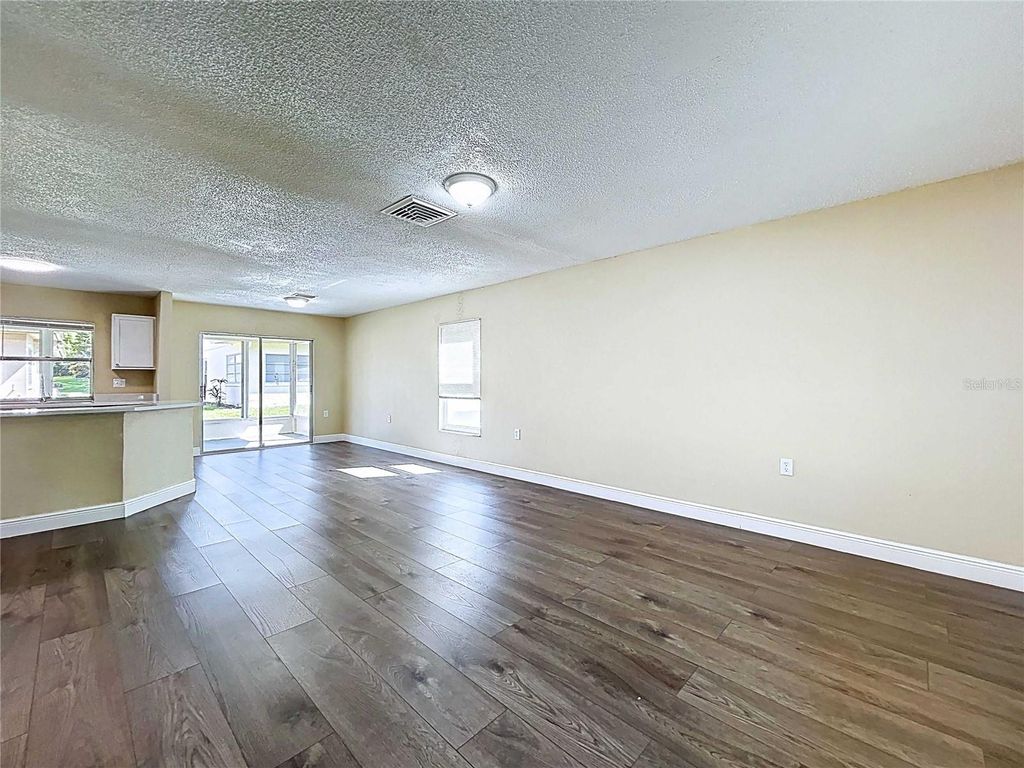 Image 7 of property listing at 8101 CASUARINA DRIVE, Port Richey, FL 34668