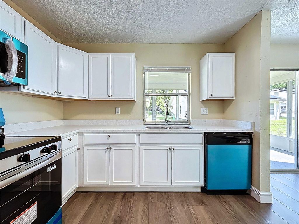 Image 9 of property listing at 8101 CASUARINA DRIVE, Port Richey, FL 34668