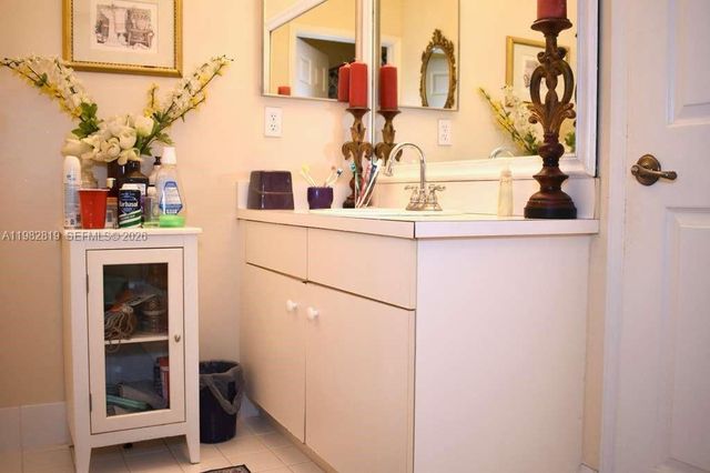 16319 SW 11th St, Pembroke Pines, FL 33027