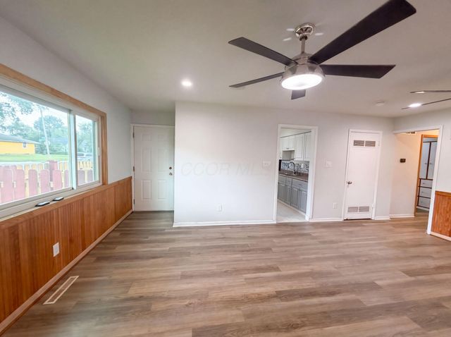 2221 Myrtle Avenue, Columbus, OH 43211