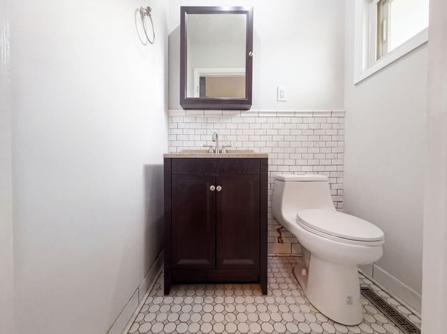 2221 Myrtle Avenue, Columbus, OH 43211