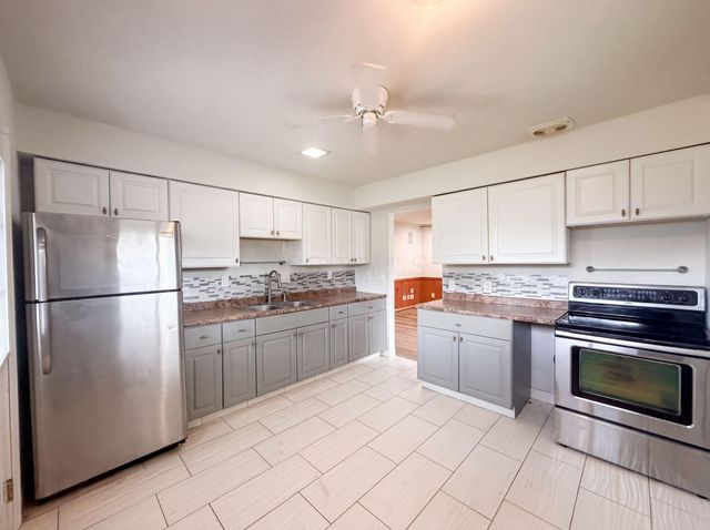 2221 Myrtle Avenue, Columbus, OH 43211