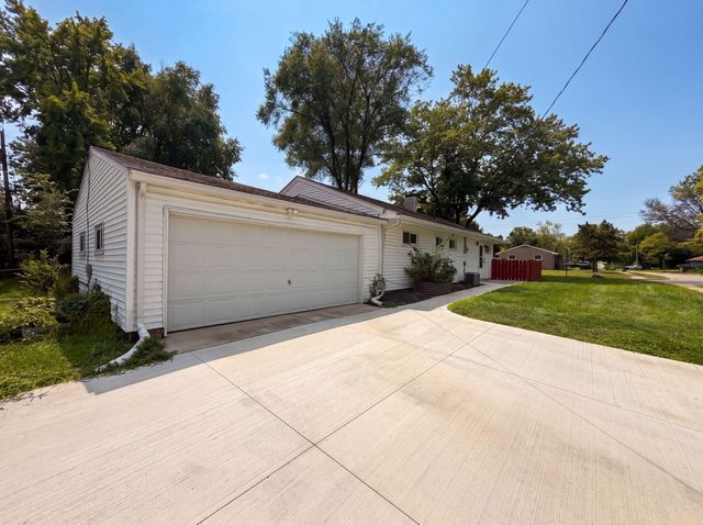 2221 Myrtle Avenue, Columbus, OH 43211