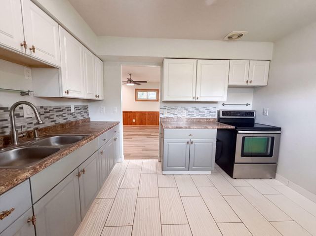 2221 Myrtle Avenue, Columbus, OH 43211