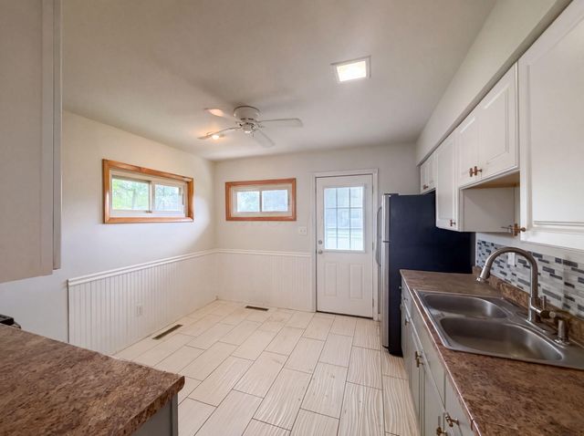 2221 Myrtle Avenue, Columbus, OH 43211