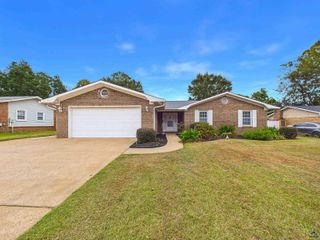 204 Scarborough Road, Centerville, GA 31028