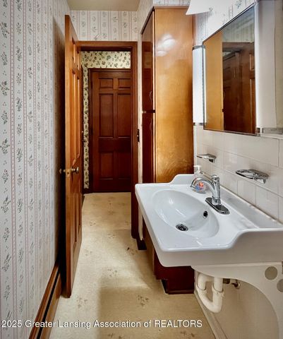 2505 Hanover Drive, Lansing, MI 48911