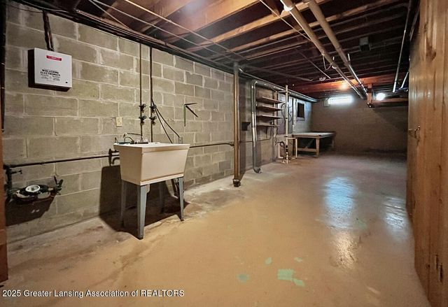 2505 Hanover Drive, Lansing, MI 48911