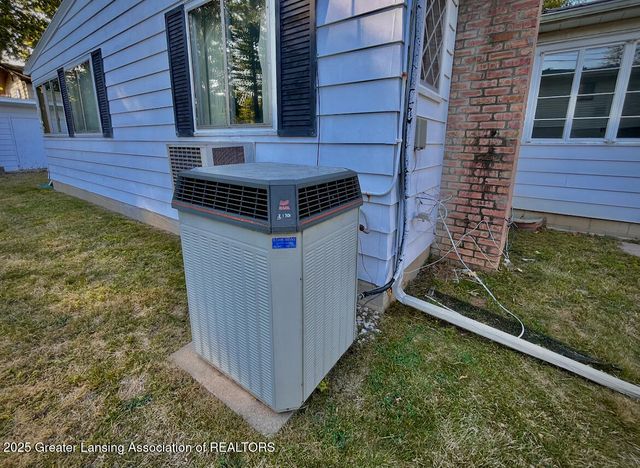 2505 Hanover Drive, Lansing, MI 48911