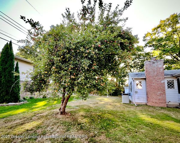 2505 Hanover Drive, Lansing, MI 48911