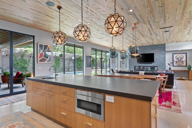 1175 San Bernard ST, Austin, TX 78702