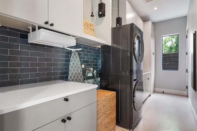 1175 San Bernard ST, Austin, TX 78702