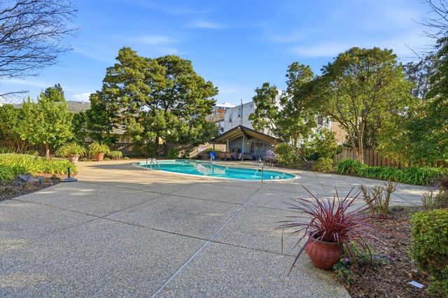 525 Almer Road 106, Burlingame, CA 94010