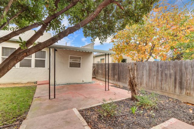 68 W Castle St, Stockton, CA 95204