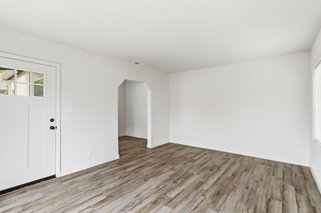 68 W Castle St, Stockton, CA 95204