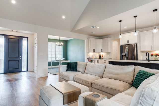 9612 Inverness Avenue, Lubbock, TX 79424